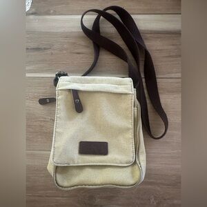 Sechunk Canvas Crossbody